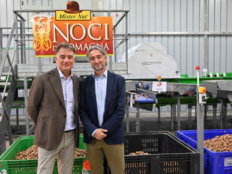 Da sin.: Alessandro Annibali (AD New Factor) e Gianluca Vertuani (vicepresidente Confagricoltura regionale) - Mondo Agricolo news | Confederazione Generale dell'Agricoltura Italiana Da sin.: Alessandro Annibali (AD New Factor) e Gianluca Vertuani (vicepresidente Confagricoltura regionale) - Mondo Agricolo news | Confederazione Generale dell'Agricoltura Italiana
